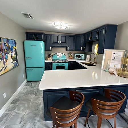 Stylish Bungalow Near Dining, Parks & Entertainment 傑克遜維爾 外观 照片