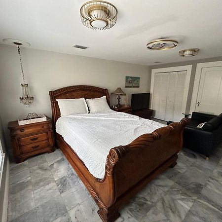 Stylish Bungalow Near Dining, Parks & Entertainment 傑克遜維爾 外观 照片