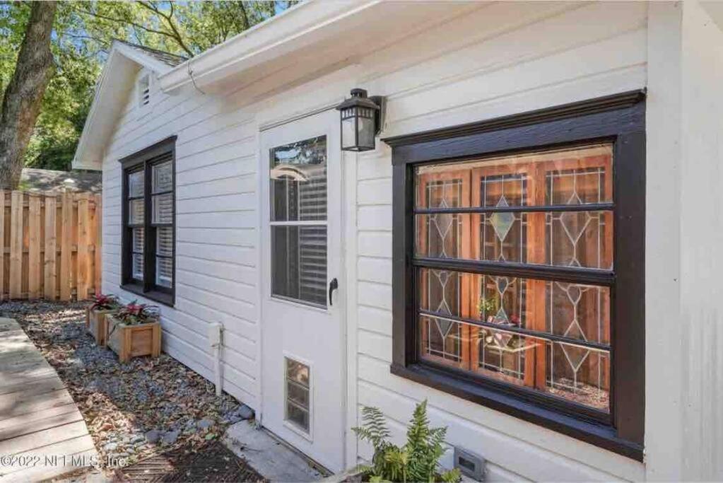 Stylish Bungalow Near Dining, Parks & Entertainment 傑克遜維爾 外观 照片